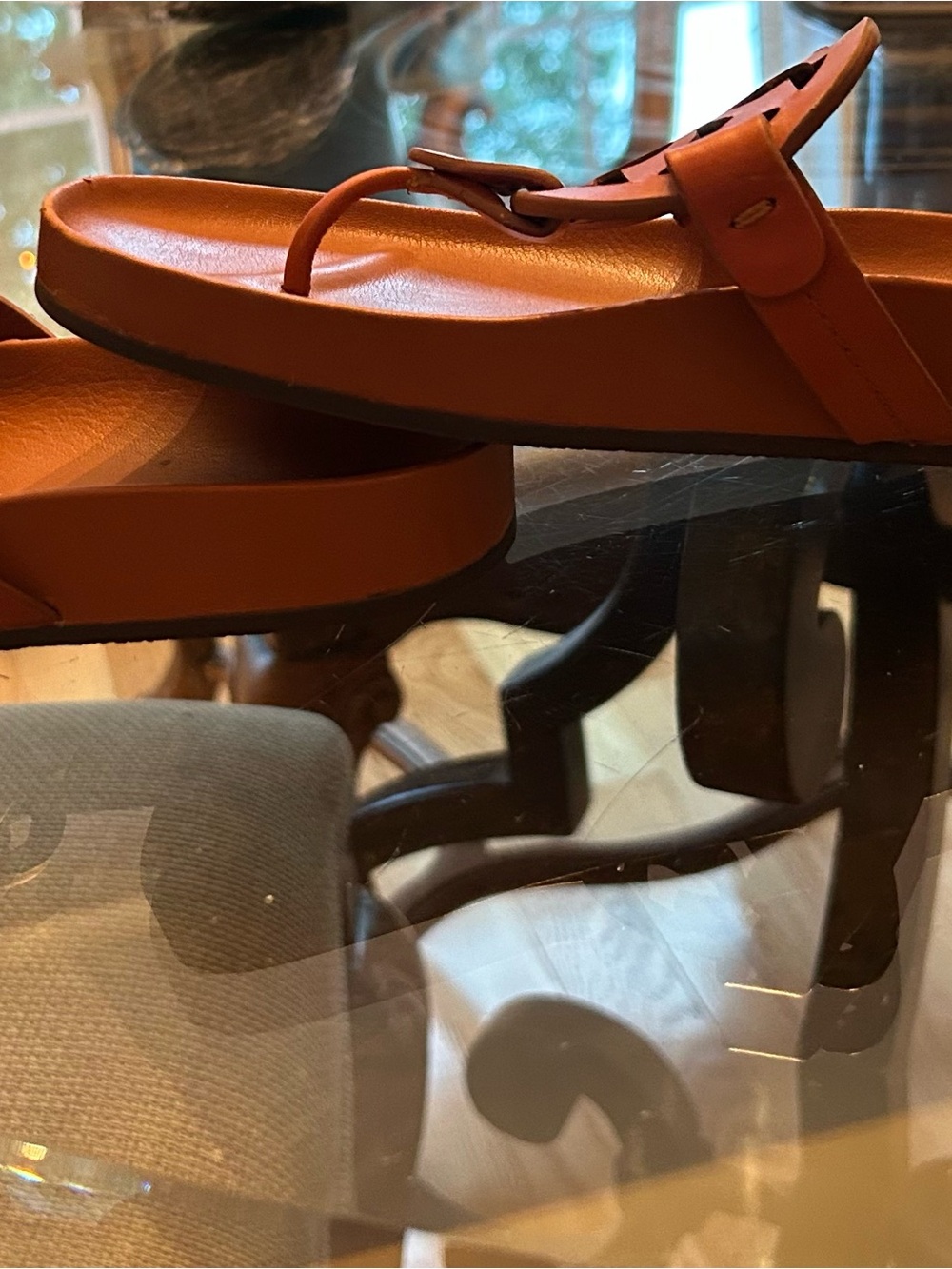 Tory Burch Burnt Brown Leather Logo Thong Sandals Size 5.5 excellent condition - Picture 4 of 6